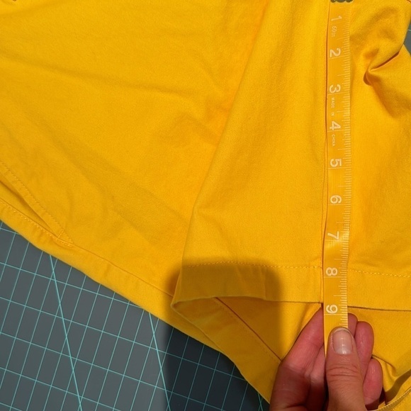 Tommy Hilfiger yellow shorts. Washed but never worn. Soft cotton fabric. - Picture 5 of 8